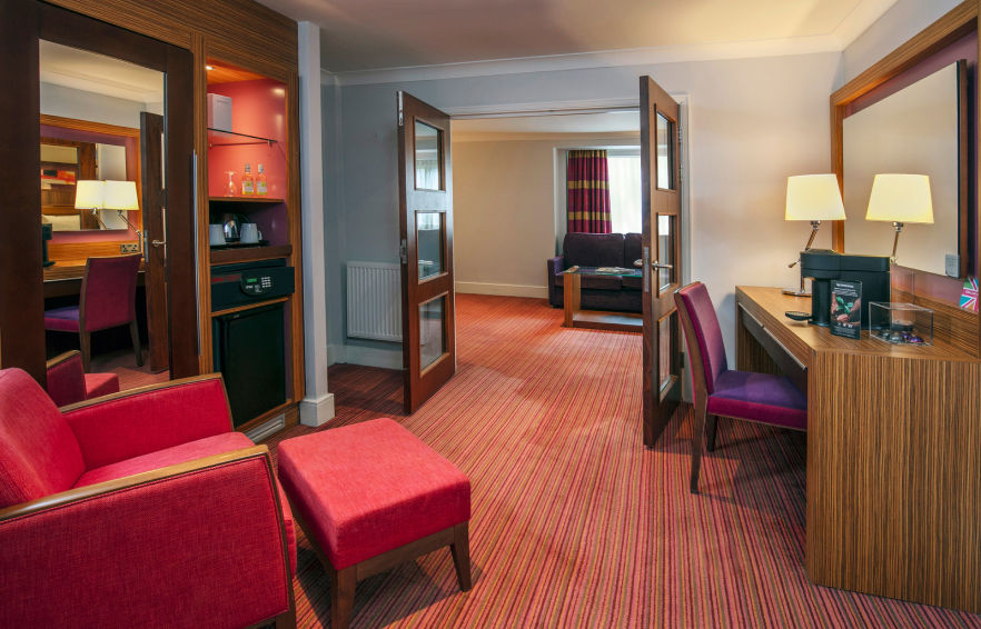 Suites Carousel Desktop Kingsuite 02