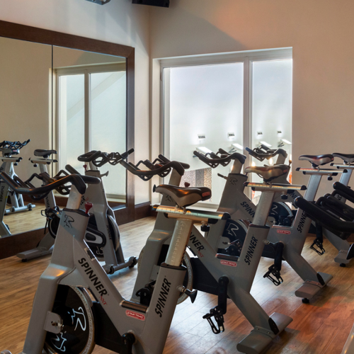 <p>INDOOR CYCLE CLASS</p>