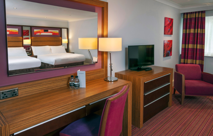 Deluxe Carousel Desktop Deluxefamily 01