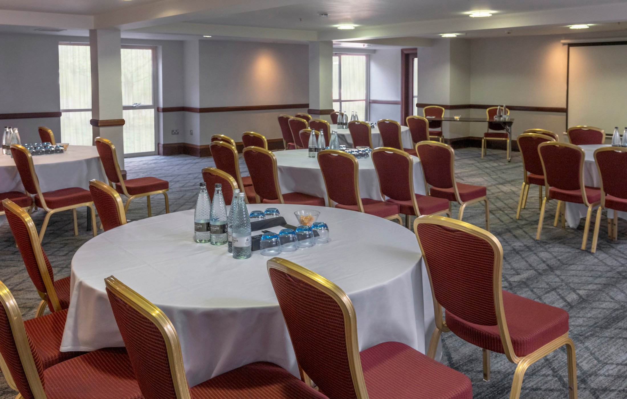 Ashfordinternational Gallery Meetings Garden Suite Cabaret 2