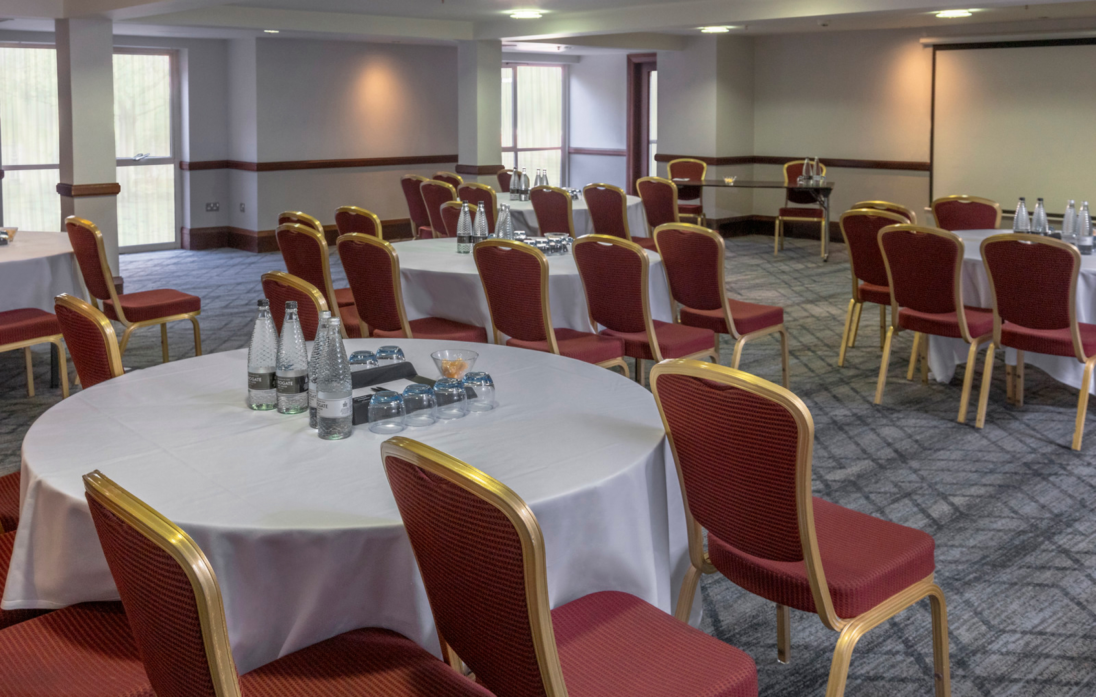 Ashfordinternational Gallery Meetings Garden Suite Cabaret 1