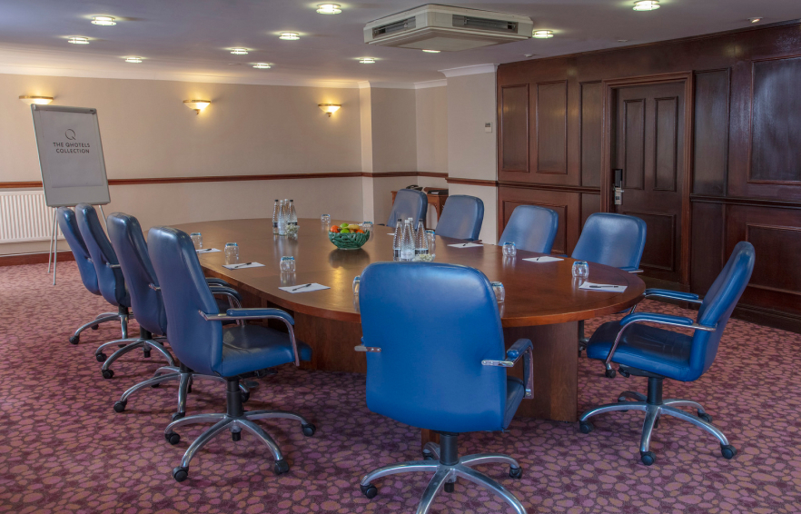 Carousel Desktop Boardroom2 02